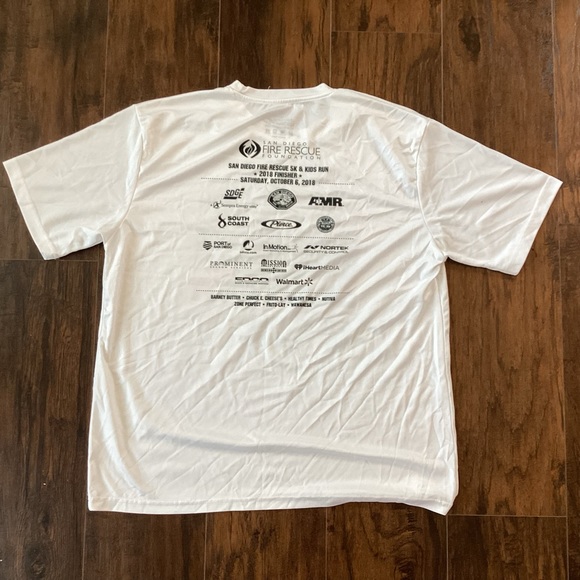 Sportswear Unlimited Mesh Running Tee - Picture 4 of 4